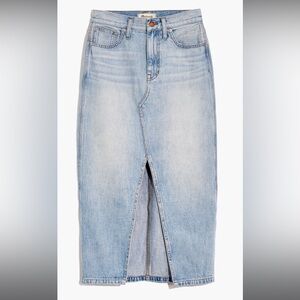 Madewell  Denim A-Line Midi Skirt in Woodley Wash. size 28